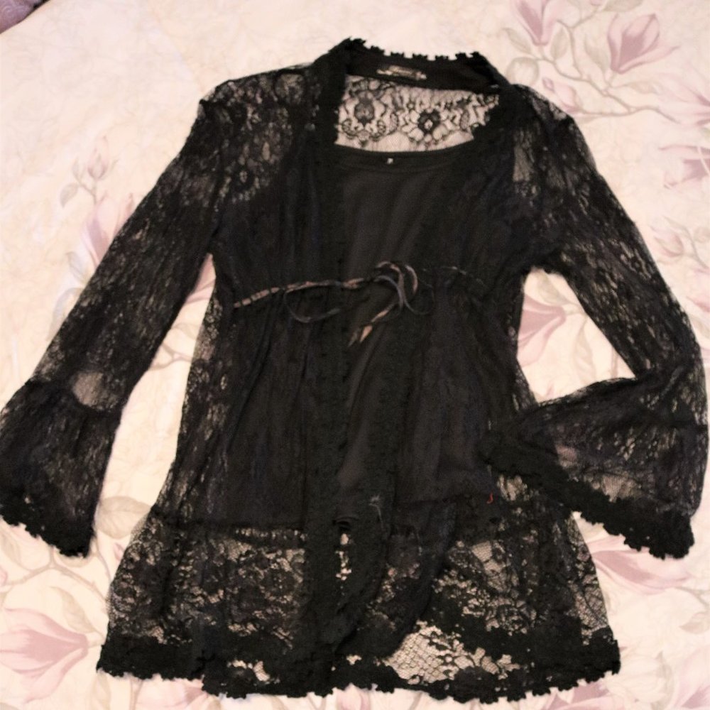 NWOT Bell Sleeved Black Lace Blouse with Cami